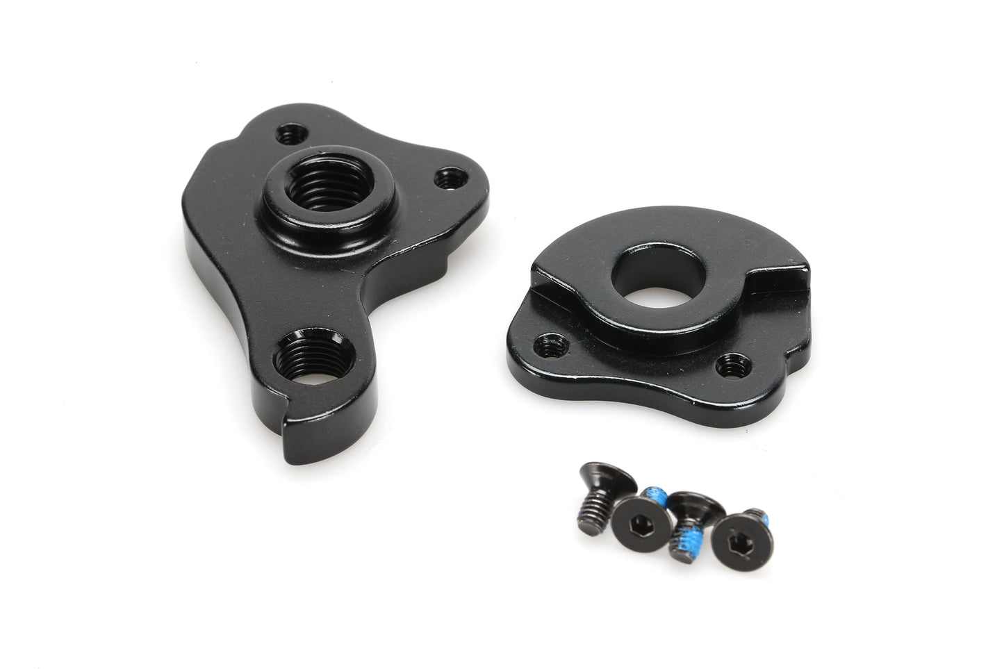 HANGER MASI BRUNELLO 2022, black metal derailleur hanger set with screws on white background.